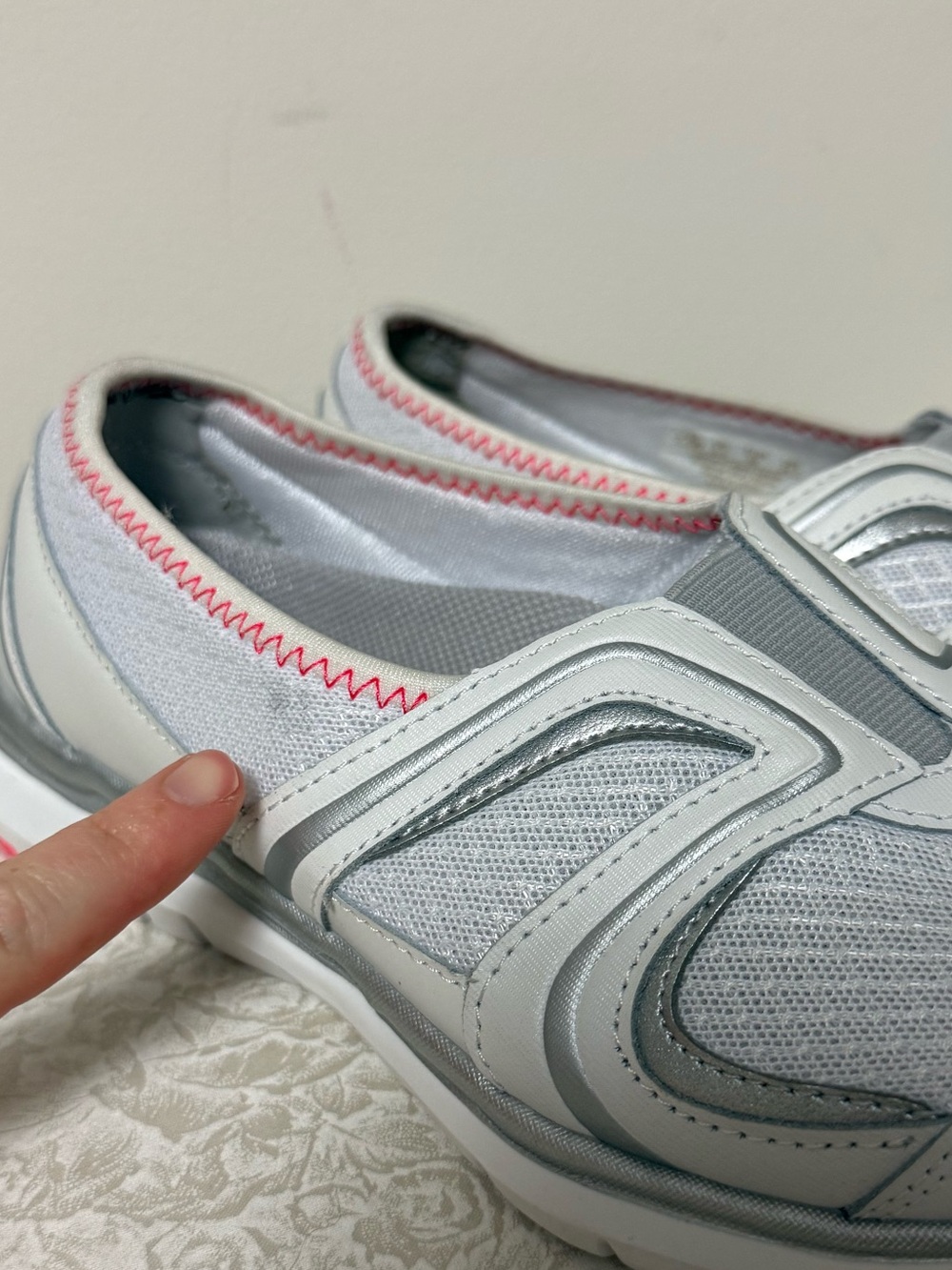 Ryka Arbour Women’s Slip On Walking Shoes Size 7.5 White/Pink/Silver - Picture 7 of 8